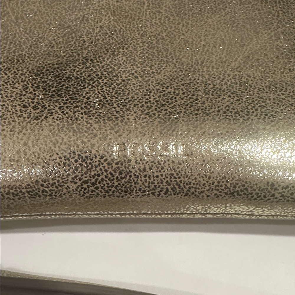 Fossil Metallic Gold Wristlet wallet - Picture 2 of 4